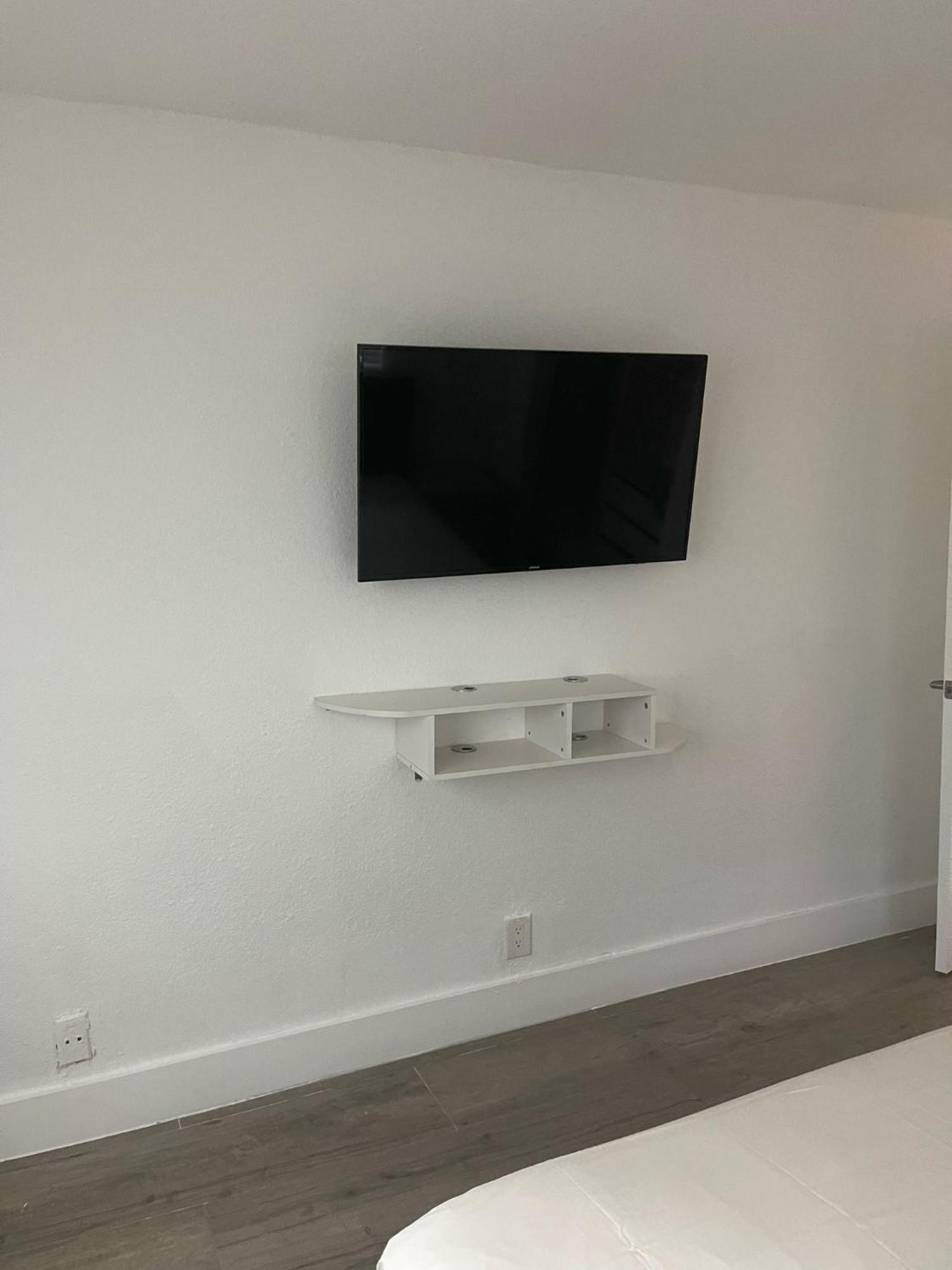 Cozy New Renovated Apartment フォート・ローダーデール エクステリア 写真